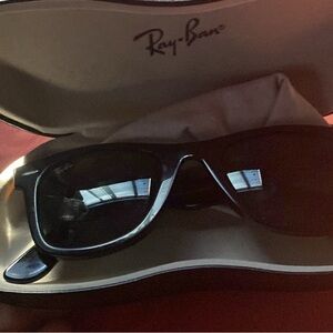 Like new ray ban